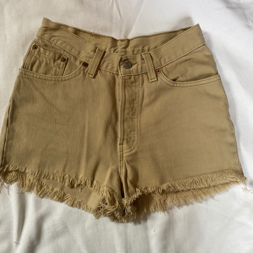 Vintage Levi’s High Waist Wedgie Jean Shorts